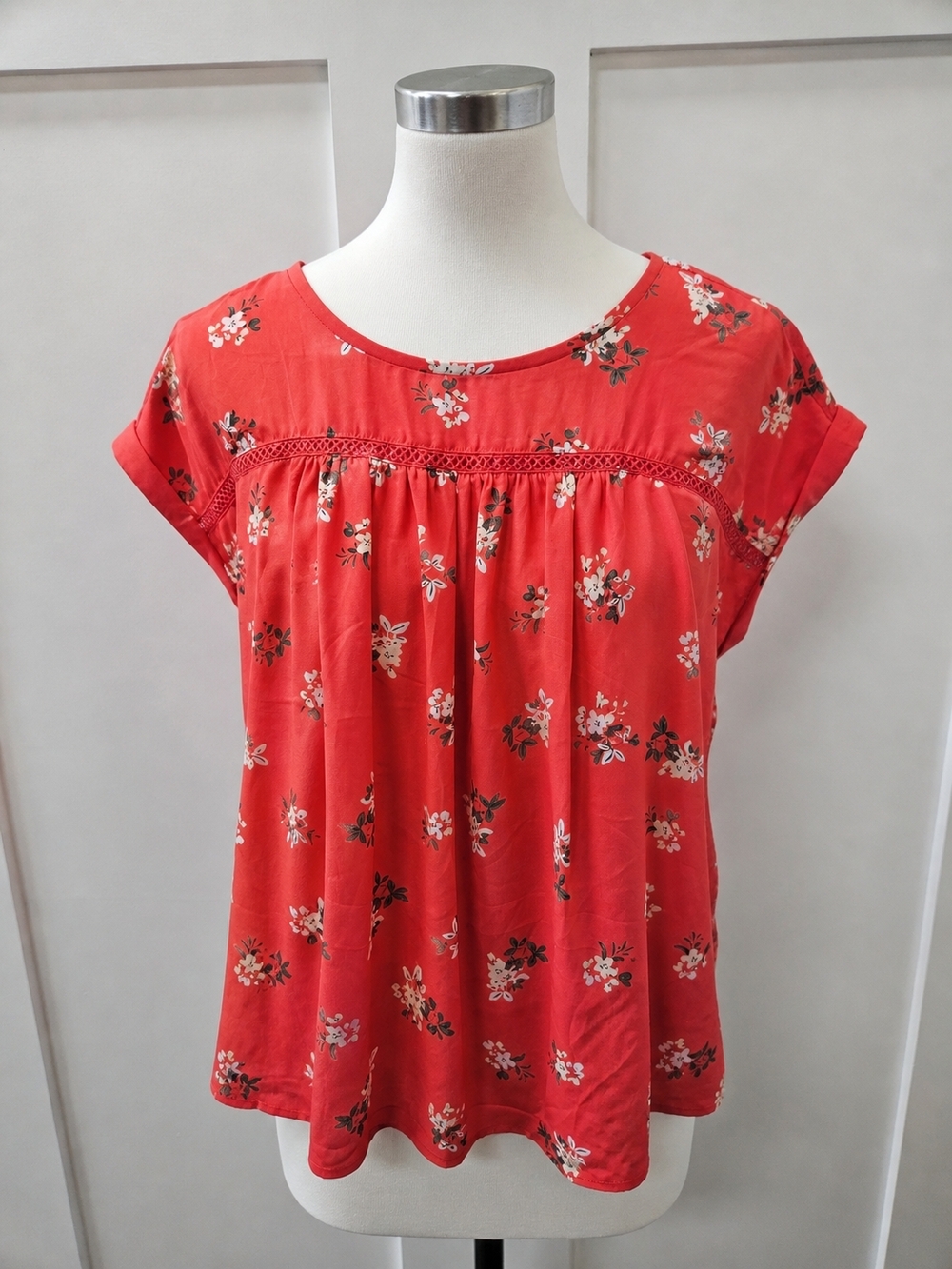 Loft Women’s Red/Orange Floral Short Sleeve Top